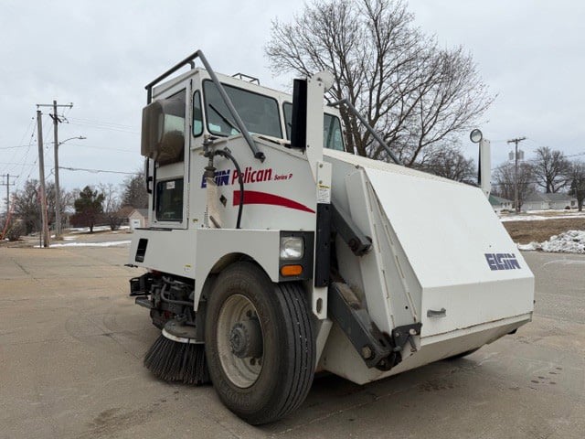 2000 Elgin Pelican Featured Image