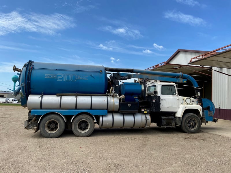 1990 Vactor 2100 Sewer Cleaner Featured Image