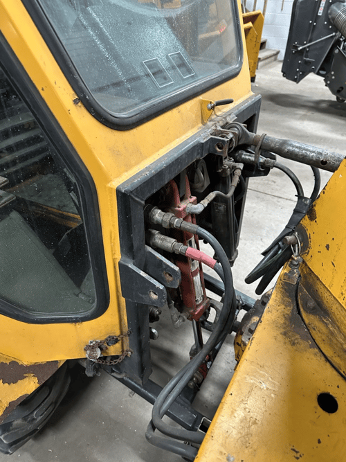 2008 Trackless MT5