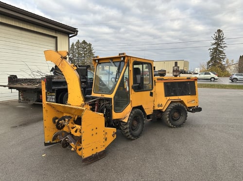 2008 Trackless MT5
