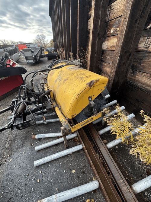 2008 Trackless MT5