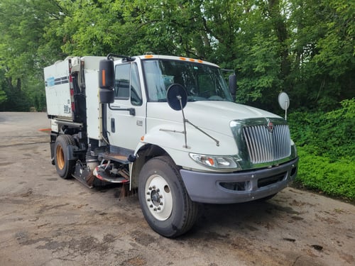 2008 TYMCO 500X Street Sweeper