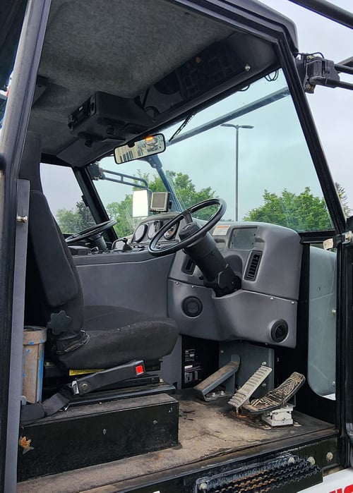 2009 Elgin Pelican NS Street Sweeper