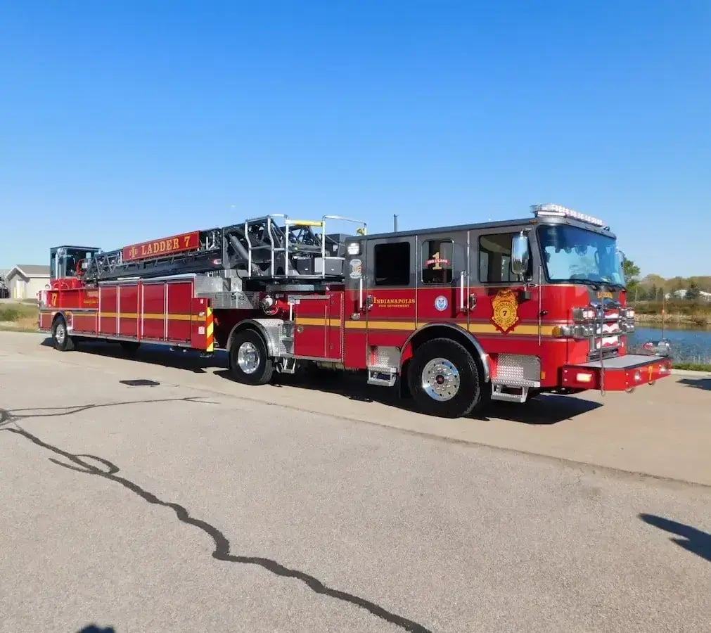 indianapolis-pierce-tiller-ladder