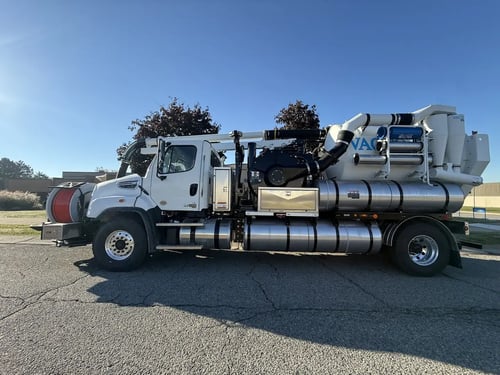 Driver Side image of a 2027 Vactor 2100i