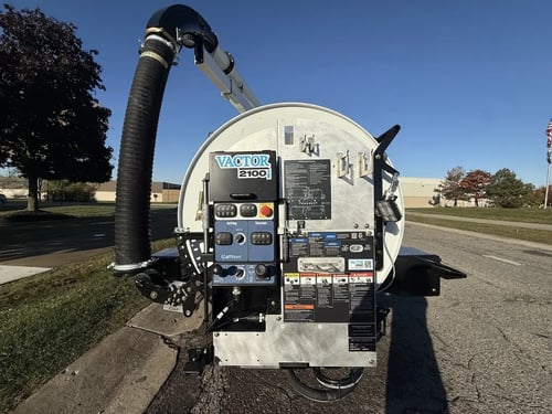 Image of the hose reel and controls of an in-stock 2027 Vactor 2100i