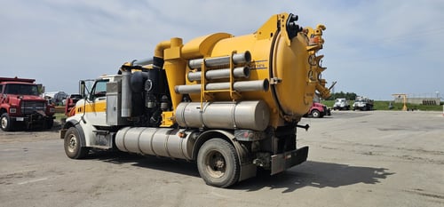 1997 Vactor 2110 PD