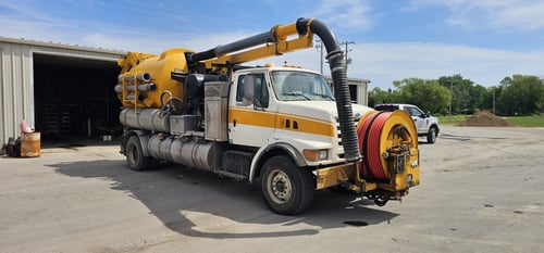 1997 Vactor 2110 PD