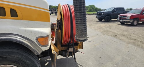 1997 Vactor 2110 PD