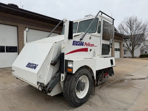2000 Elgin Pelican