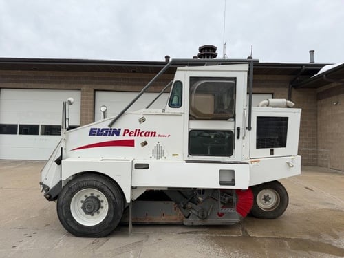 2000 Elgin Pelican