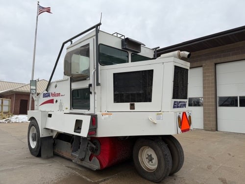 2000 Elgin Pelican