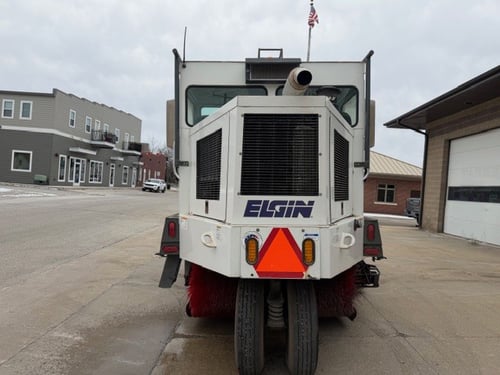2000 Elgin Pelican
