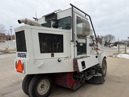 2000 Elgin Pelican