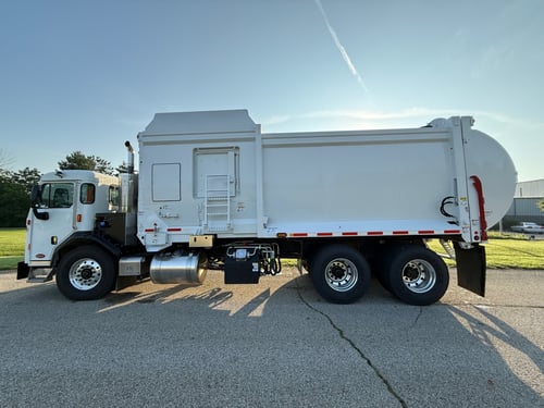 2025 McNeilus ZR