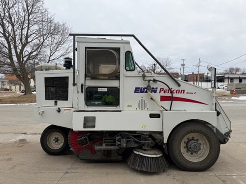 2000 Elgin Pelican