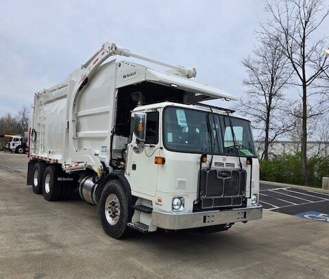 New Stock 2025 McNeilus Atlantic Commercial Front End Loader For Sale MN,IA,WI,NE,OH,MI,ND,SD,IL,MO,KS