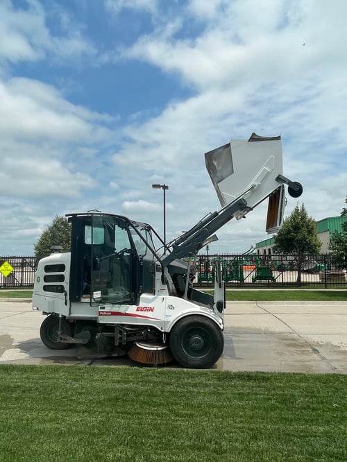 2015 Elgin Pelican NP Street Sweeper
