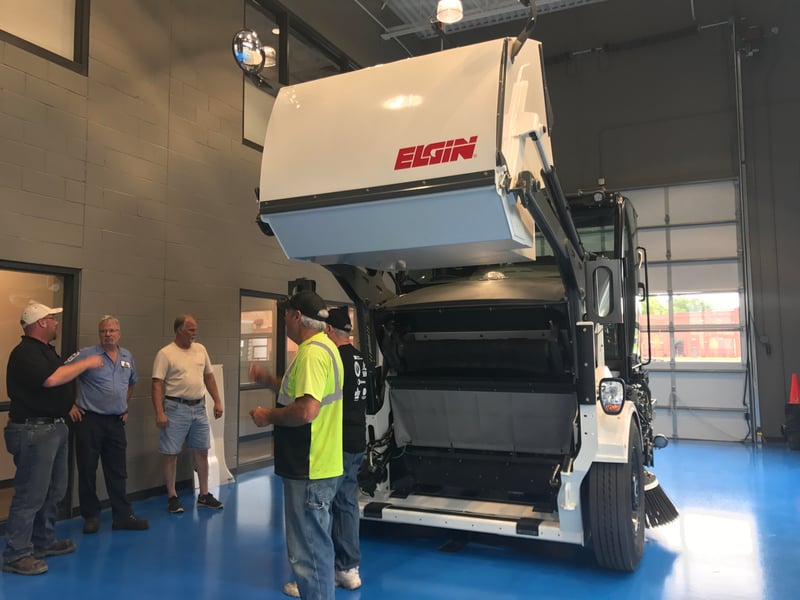 Brooklyn Center, MN – 2017 Elgin Pelican Street Sweeper