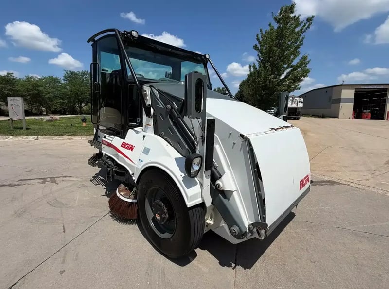 2015 Elgin Pelican NP Dual Street Sweeper Featured Image
