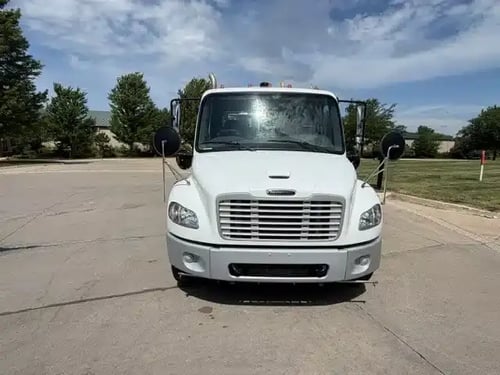 pre-owned 2015 Elgin whirlwind on a freightliner chassis
