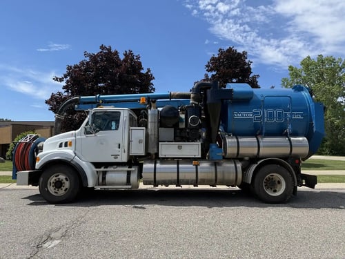 2006-vactor-2100-classic-driver-side-profile