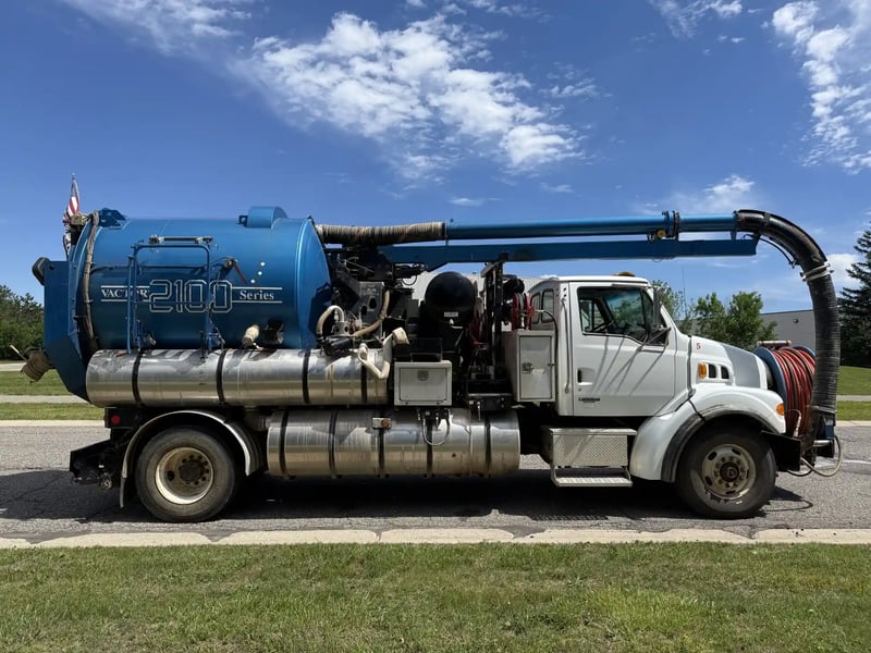 2006-vactor-2100-classic-passenger-side-profile