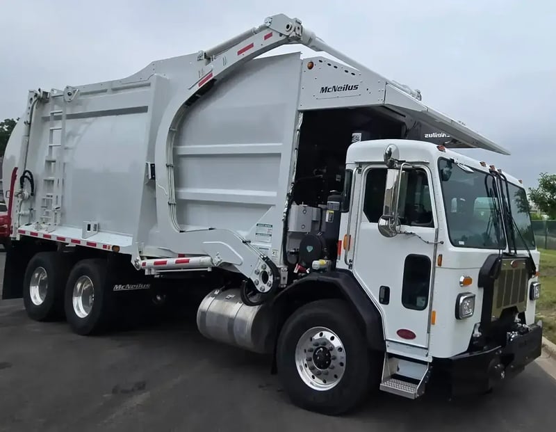 mcneilus-atlantic-front-loader-front-passenger-angle-1