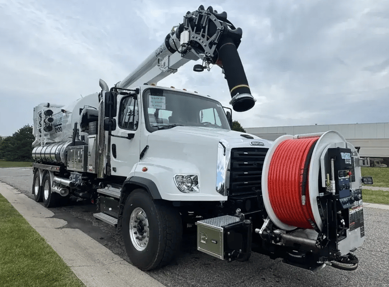 vactor-2100i-pd-front-left-boom-view-1