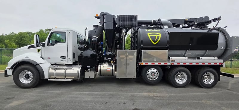 Truvac HXX hydro excavator on Kenworth T880 8x4 driver side profile