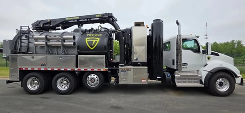 Truvac HXX hydro excavator on Kenworth T880 8x4 passenger side profile