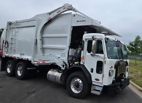 mcneilus-atlantic-front-loader-front-passenger-angle