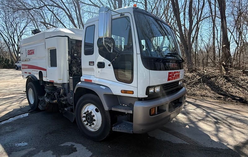 2008 Whirlwind GMC T7500 Featured Image