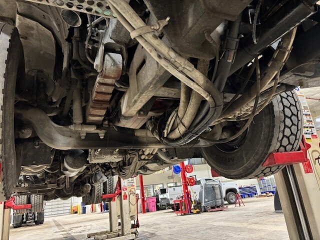 FRONT VIEW UNDERCARRIAGE jpg