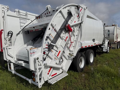 2026 McNeilus Heavy Duty