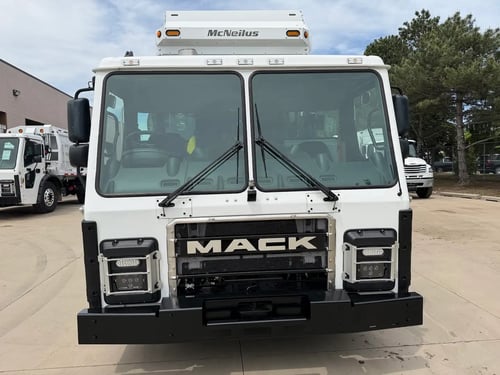 2026 McNeilus ZR