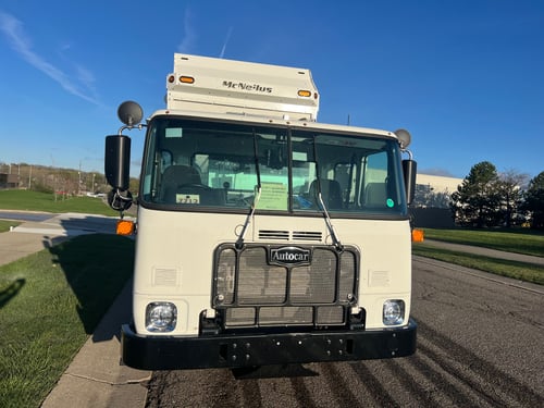 2025 McNeilus ZR