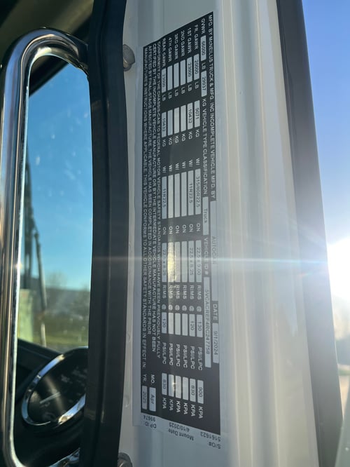 2025 McNeilus ZR