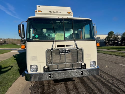 2025 McNeilus ZR