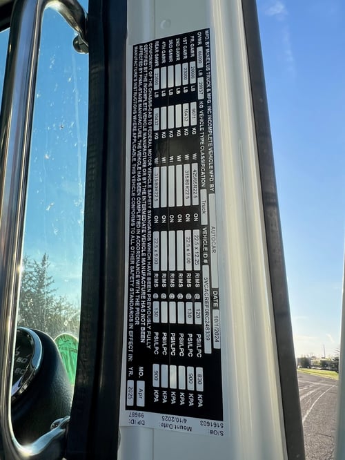 2025 McNeilus ZR