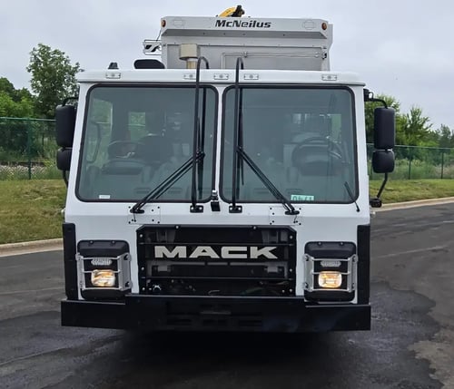 2024 McNeilus ZR
