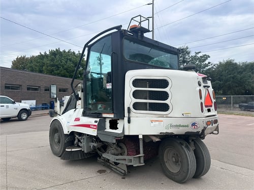 2015 Elgin Pelican NP Street Sweeper