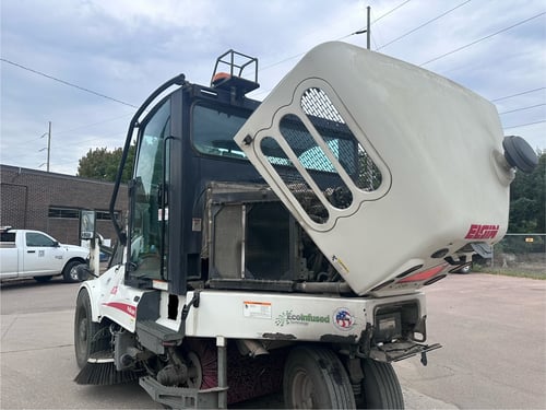 2015 Elgin Pelican NP Street Sweeper