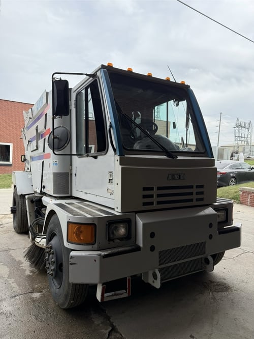 2001 Johnston 4000