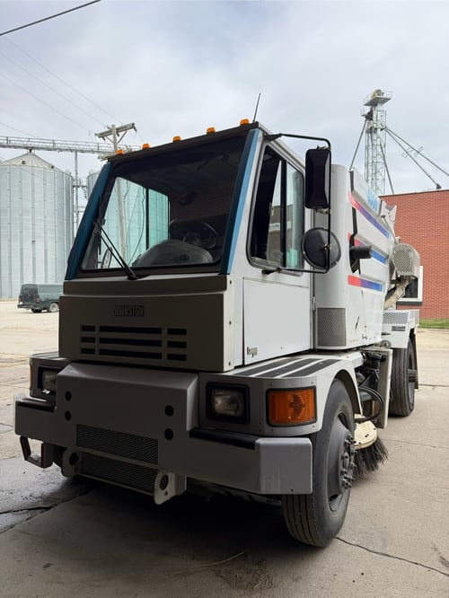 2001 Johnston 4000