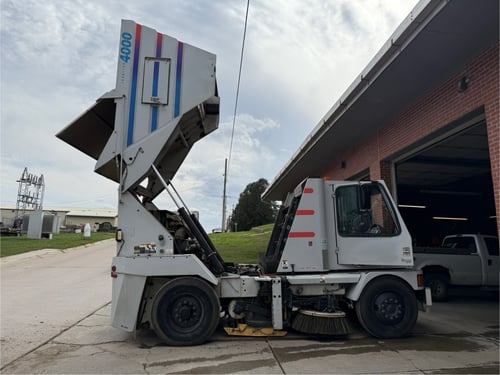 2001 Johnston 4000
