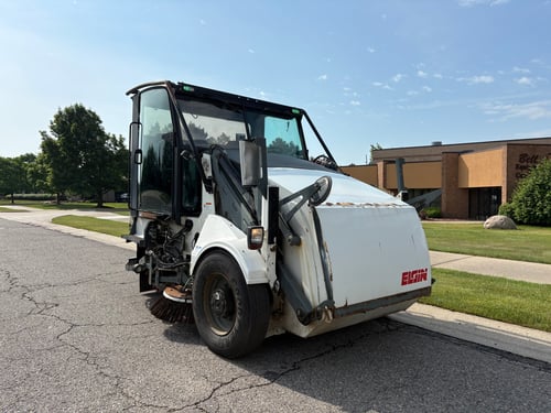 Elgin 2011 Pelican NP Street Sweeper
