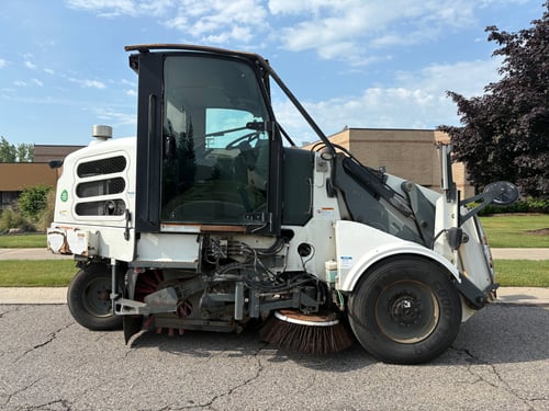 Elgin 2011 Pelican NP Street Sweeper