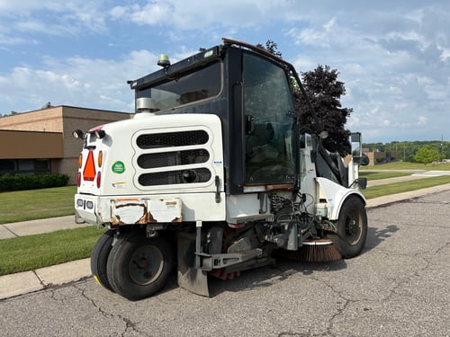 Elgin 2011 Pelican NP Street Sweeper