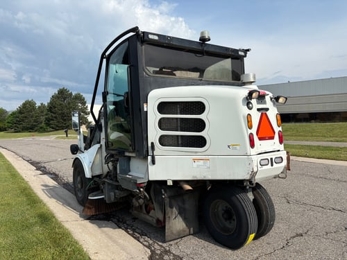 Elgin 2011 Pelican NP Street Sweeper